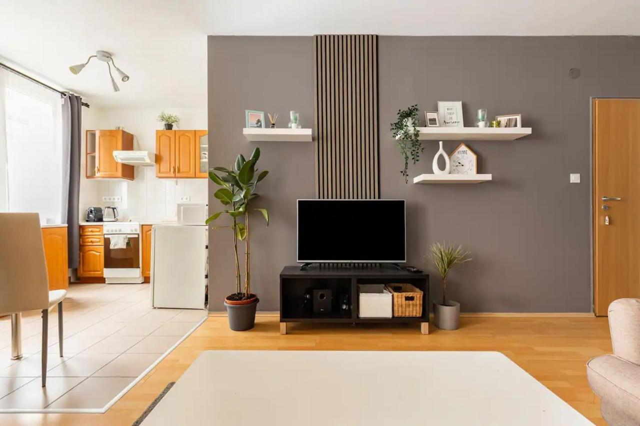 Apartament Spacious With Private Car Park & Balcony Budapeszt