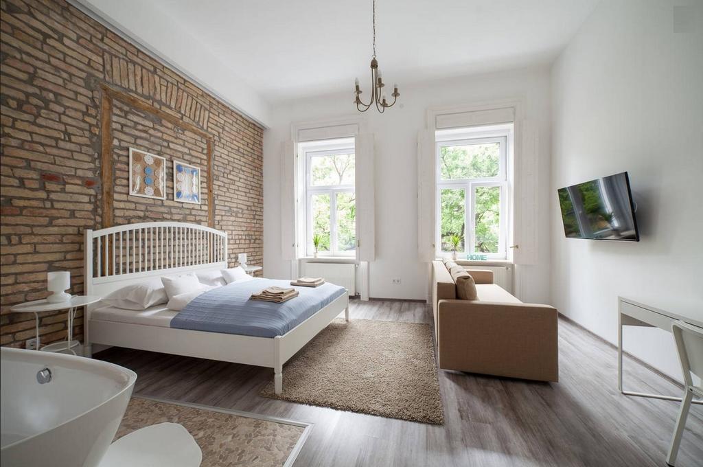 Elizabeth Boulevard Budapest
