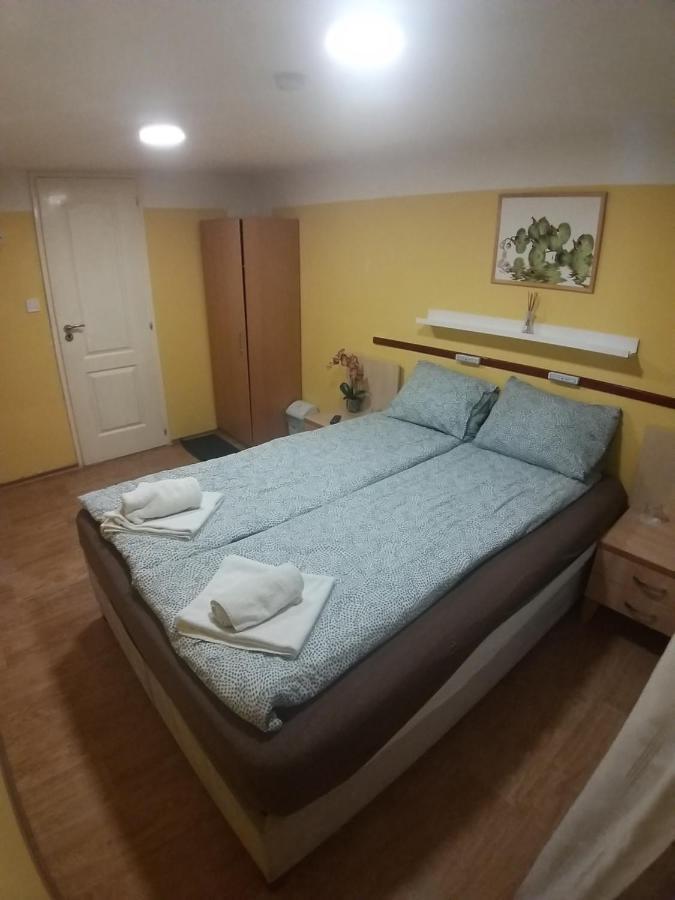 Deniz Penzión pre hostí *