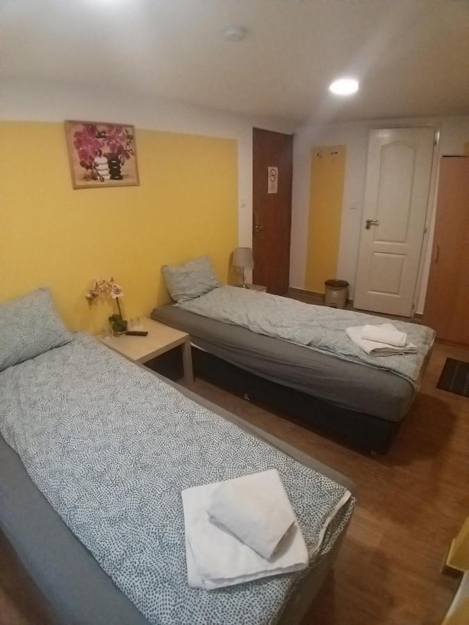 Deniz Penzión pre hostí *