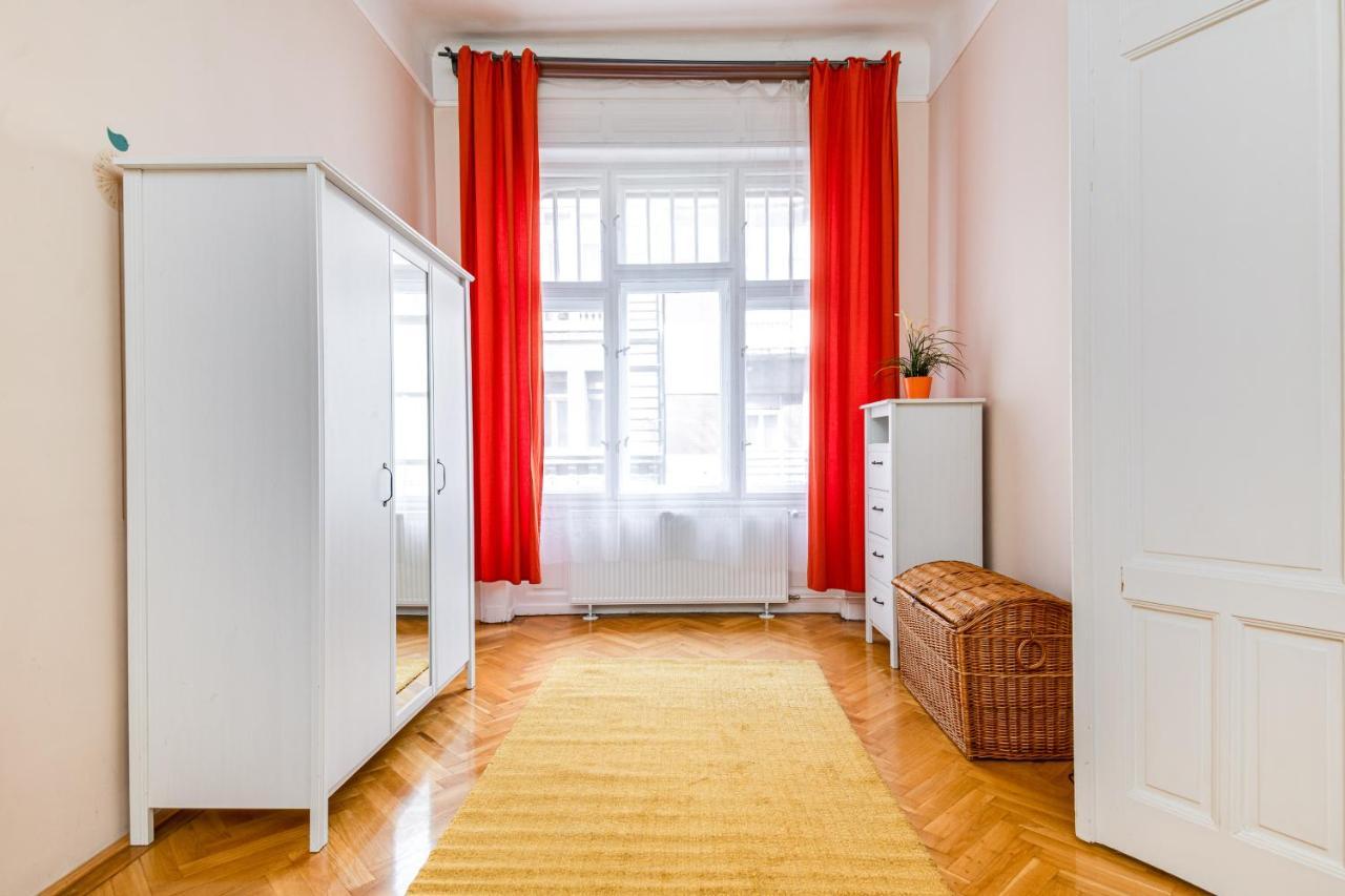 Vintage In The Jewish Quarter Apartment