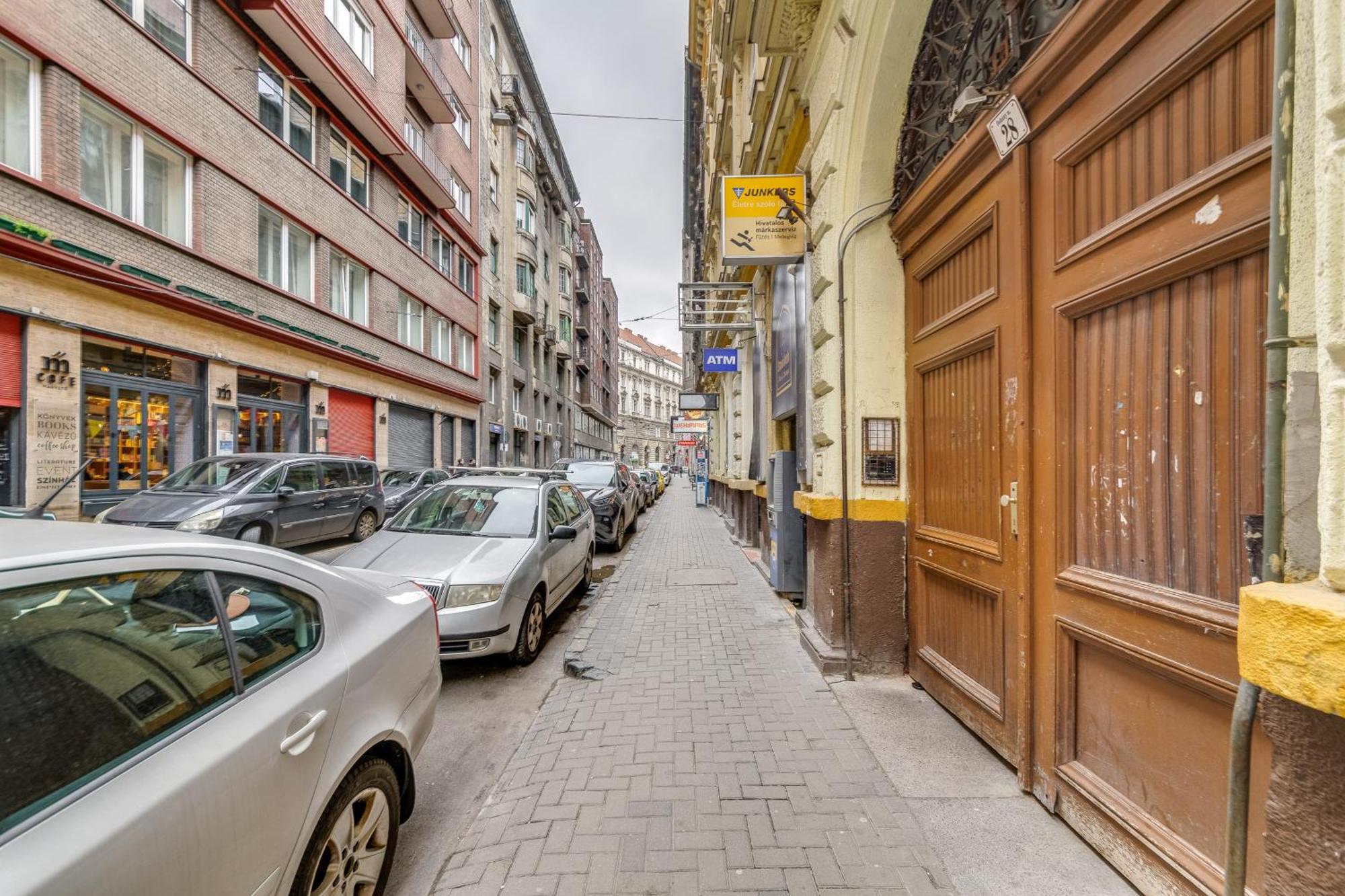 Little Cola In Dohany Street With Ac Apartman *