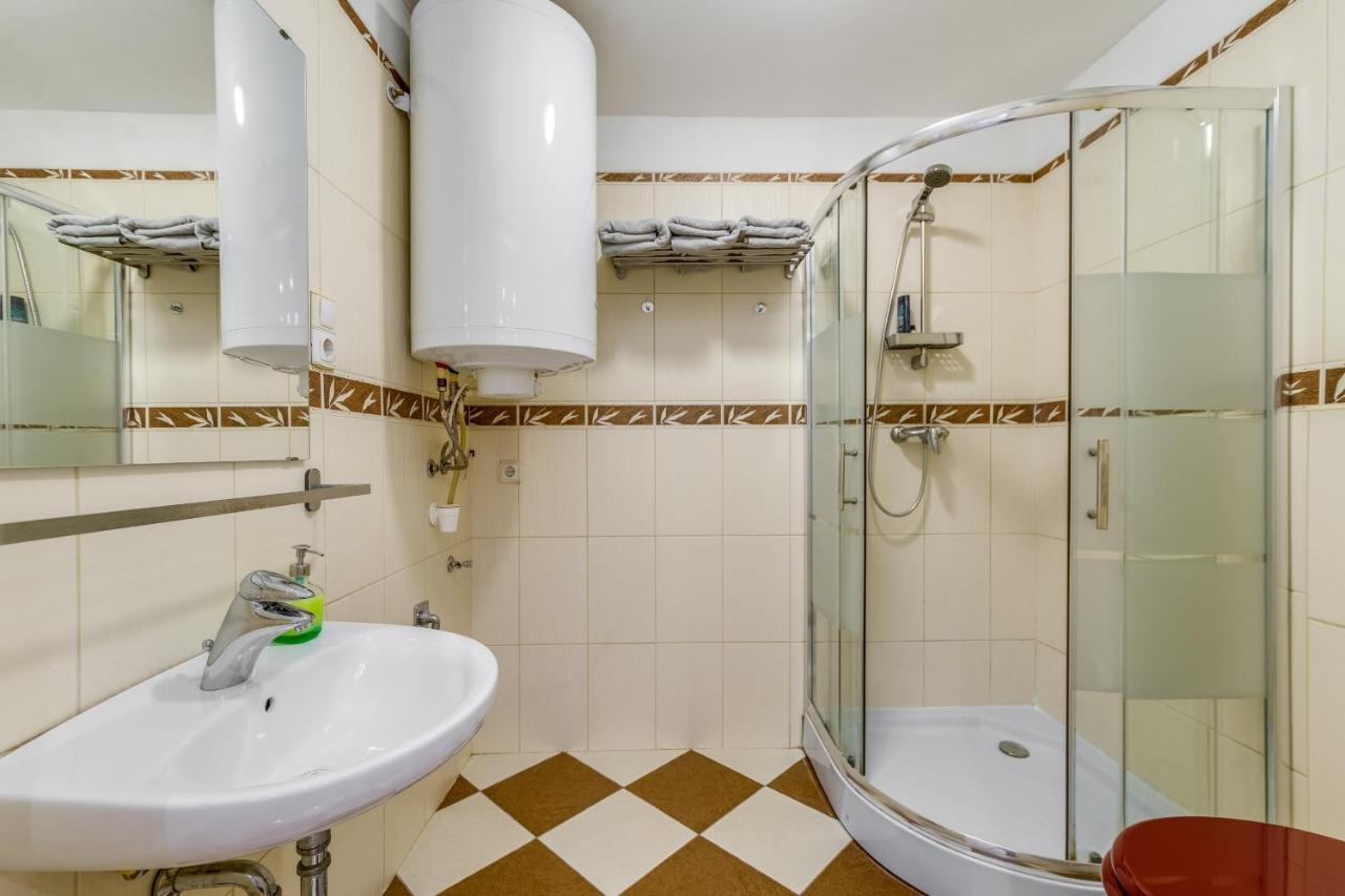 Apartman Little Cola In Dohany Street With Ac *