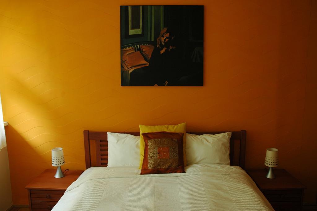 Be A Budapester3 *