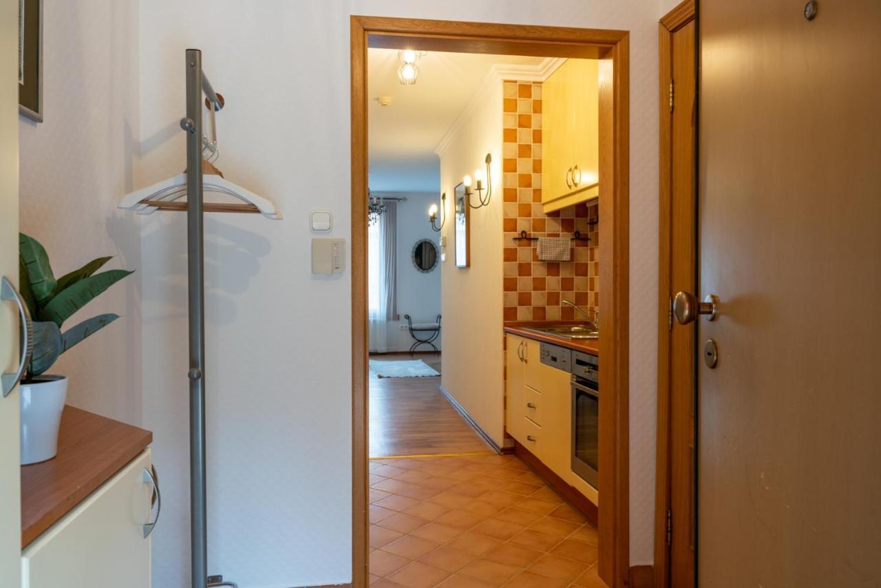 Romantic Secret Garden Apartamento Budapest