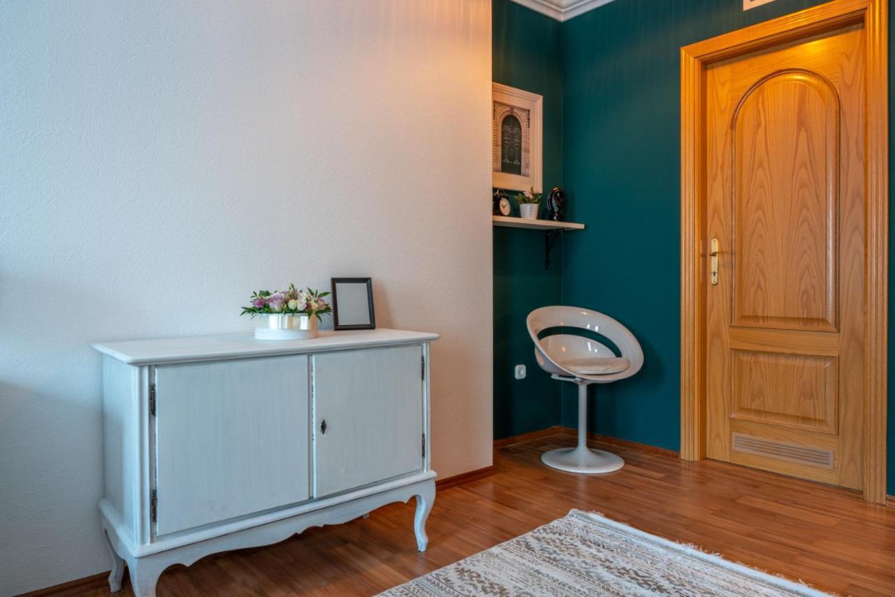 Romantic Secret Garden Apartamento Budapest