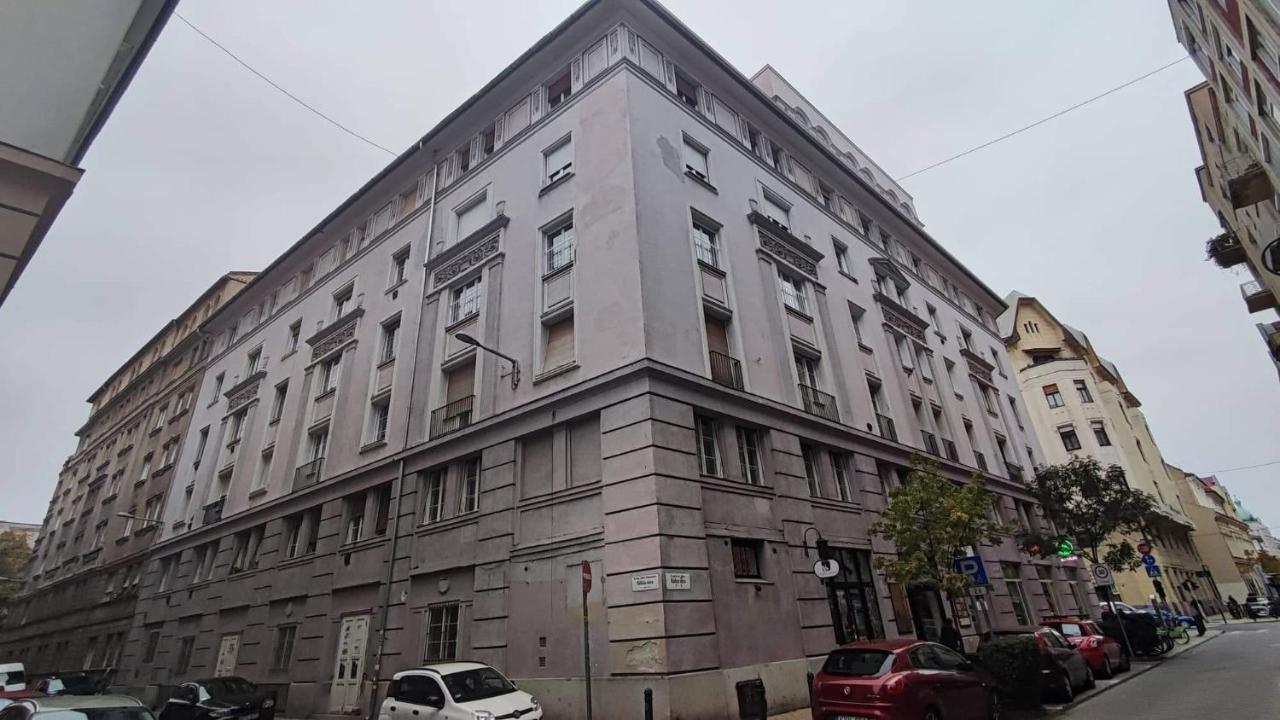 Perfect Located Flat With Gametable Appartamento