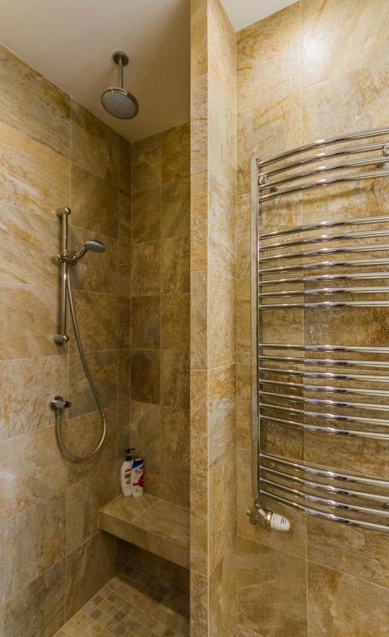 Chain Bridge Studio Apartment Budapest
