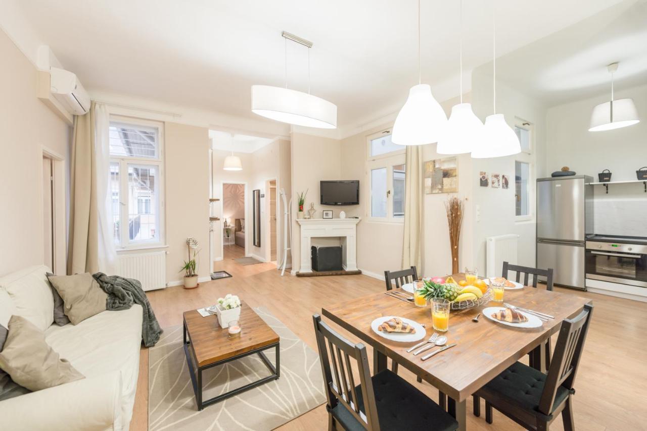 Apartamento Downtown Heart 3 Bdr, 2 Bath, A/c Budapest