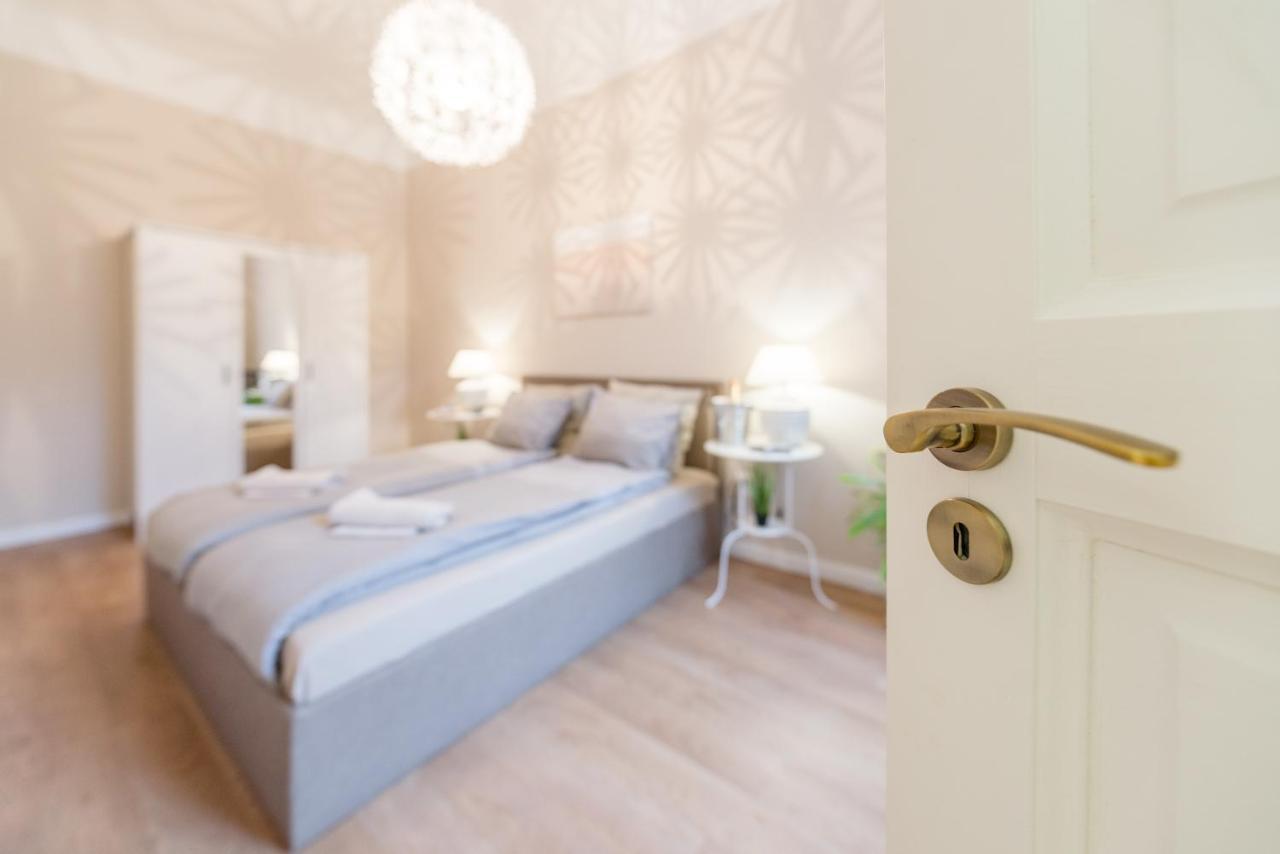 Downtown Heart 3 Bdr, 2 Bath, A/c * Budapeszt