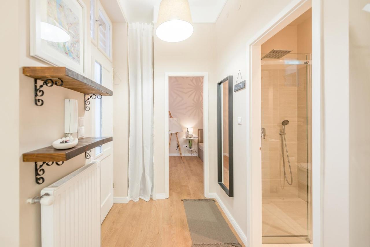 Apartamento Downtown Heart 3 Bdr, 2 Bath, A/c *