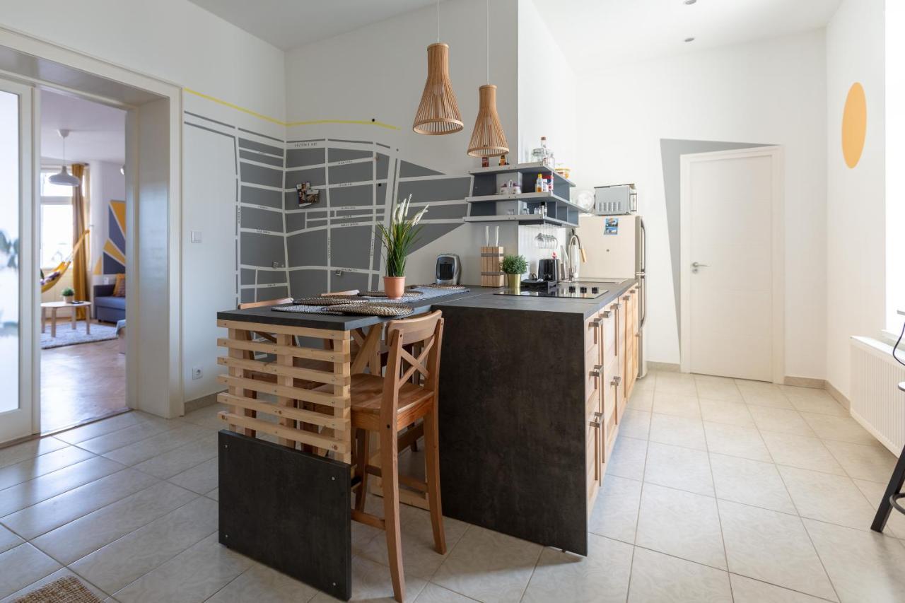 Art Downtown Styled By A Local Designer Appartement Budapest