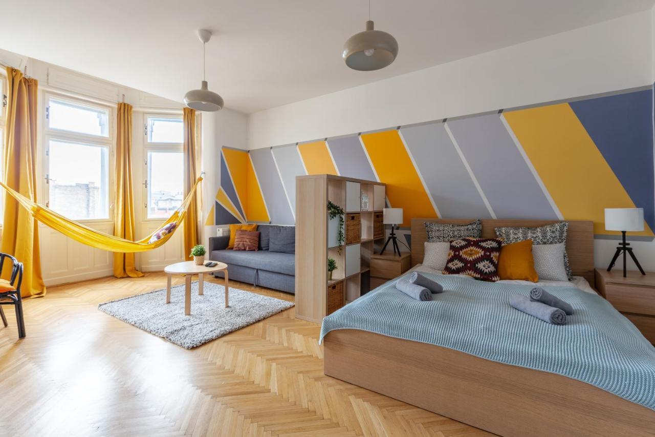 Apartmán Art Downtown Styled By A Local Designer *