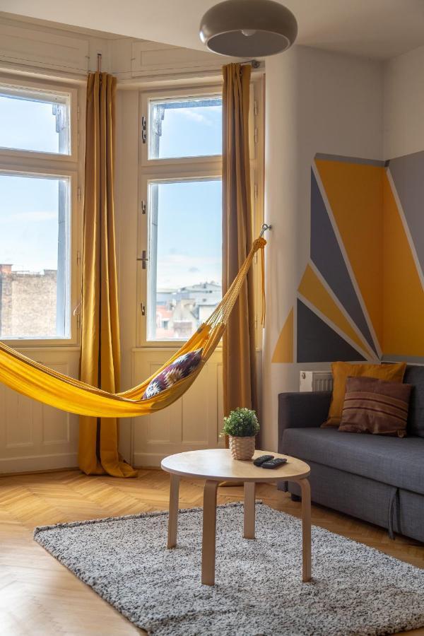 Art Downtown Styled By A Local Designer Apartmán *