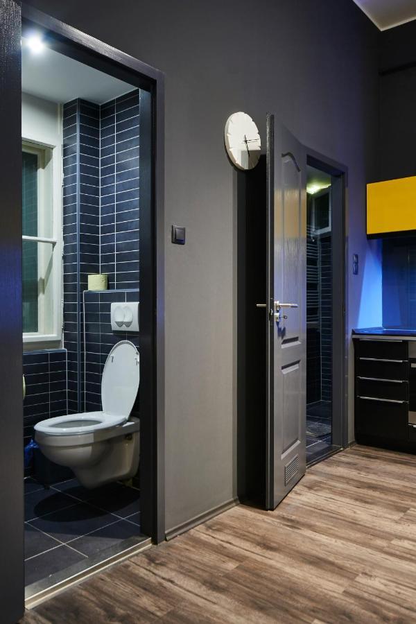 Location Yellow-black Budapest