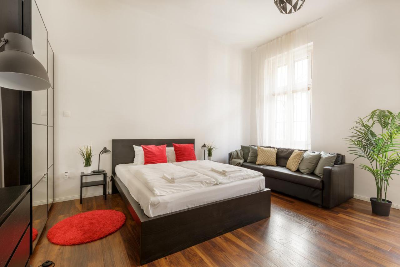 Red Dot Two - New Unit In The Heart Of Party Town Apartment *