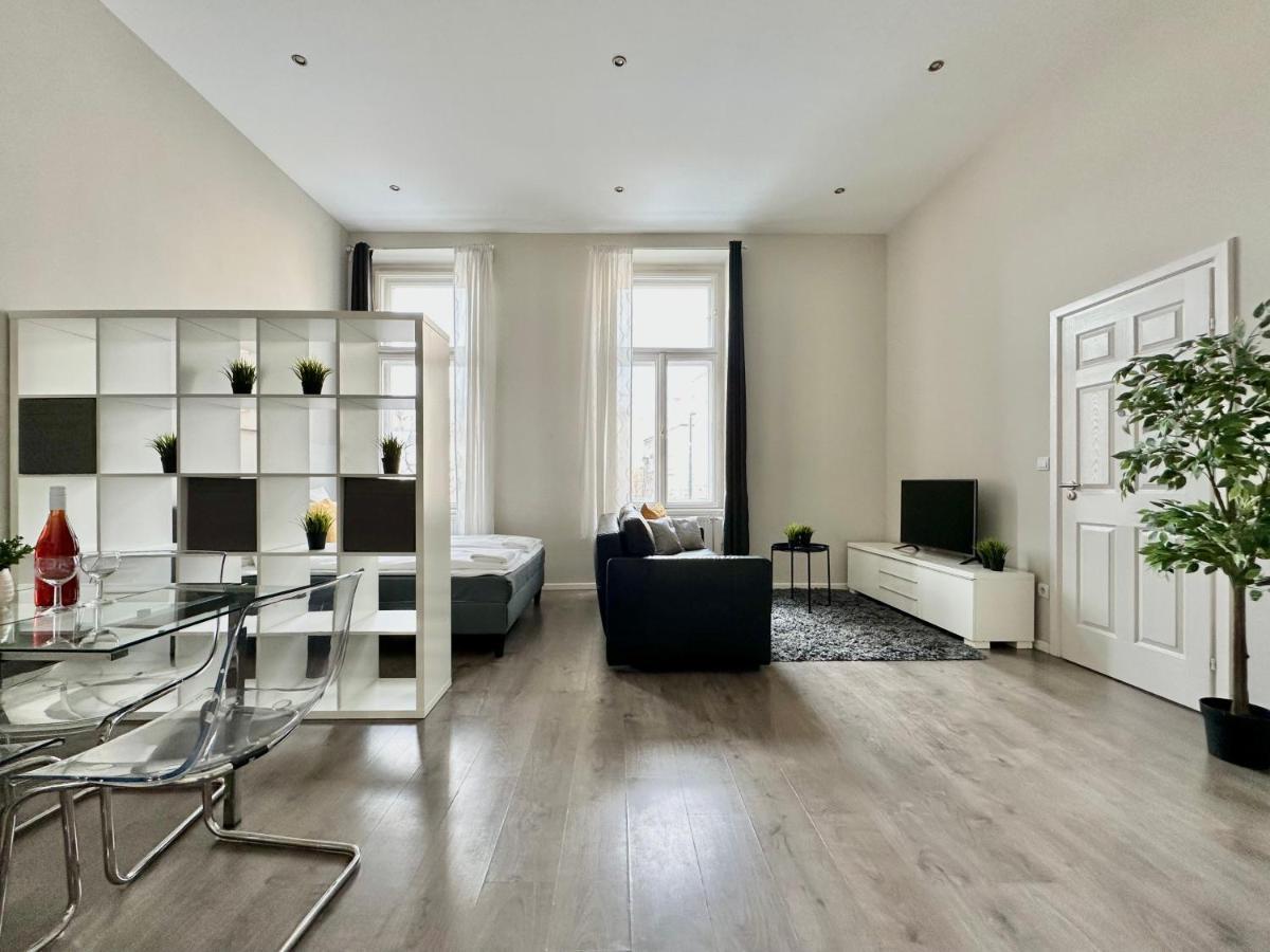 Apartment Flatiron Building - By Hi5 Budapest
