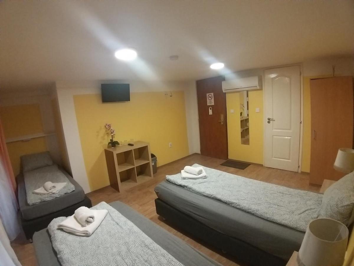Deniz Budapest
