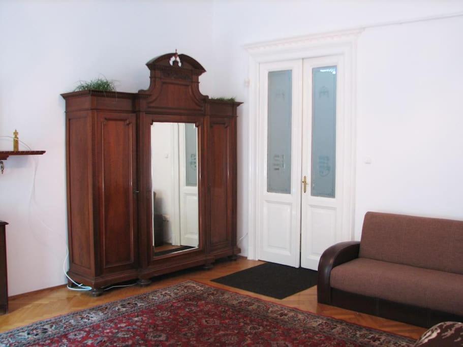 2 Next To New York Cafe Appartement Budapest
