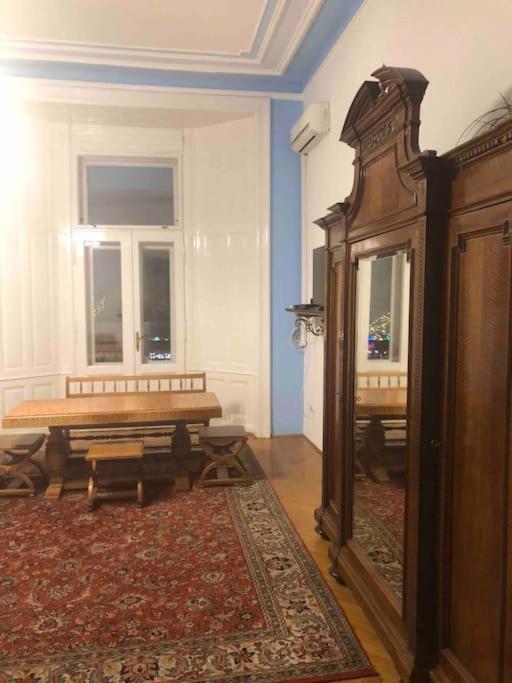 2 Next To New York Cafe Appartement Budapest