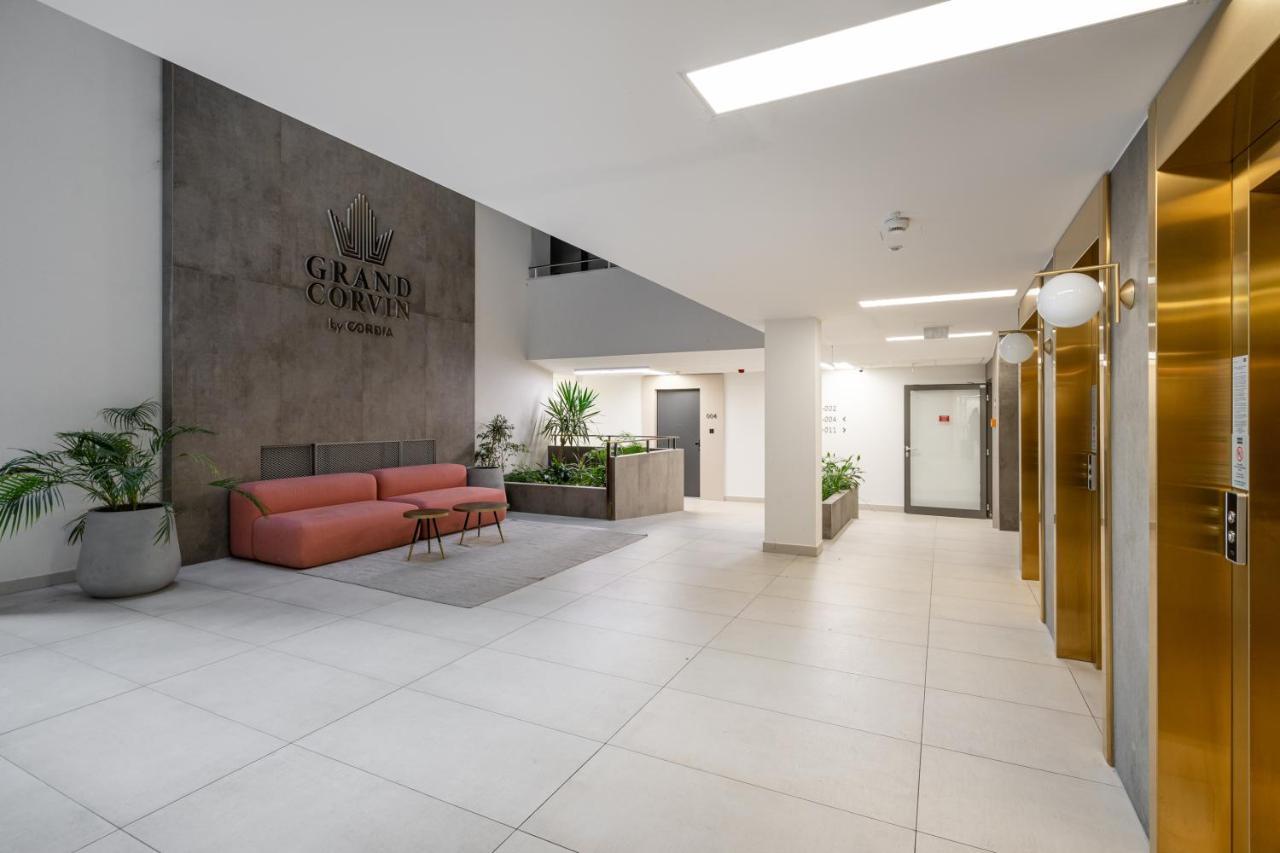Grand Corvin With Balcony Appartamento *