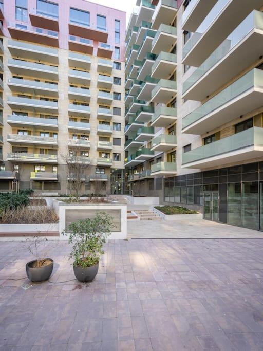 Oaks With Balcony Apartment