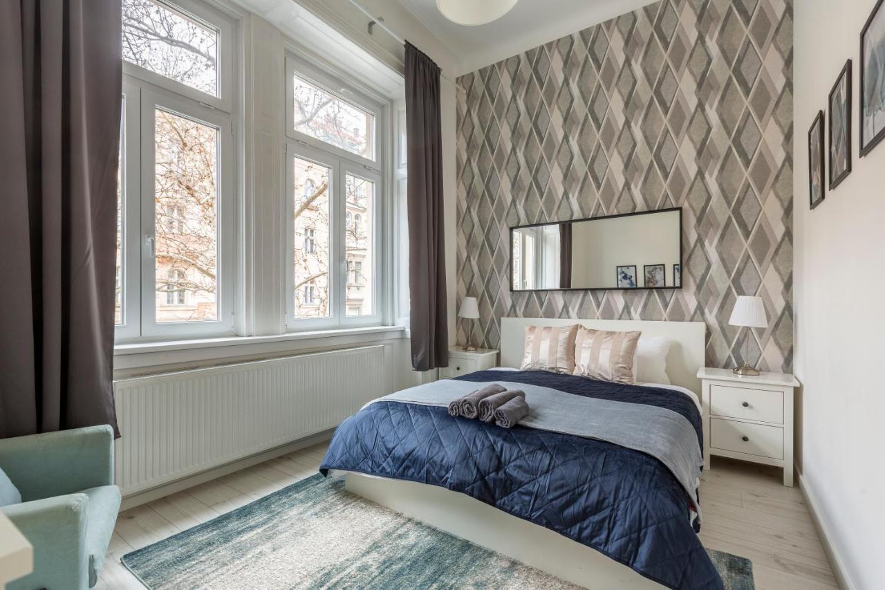 Apartment Deluxe Cozy In The Heart Of *