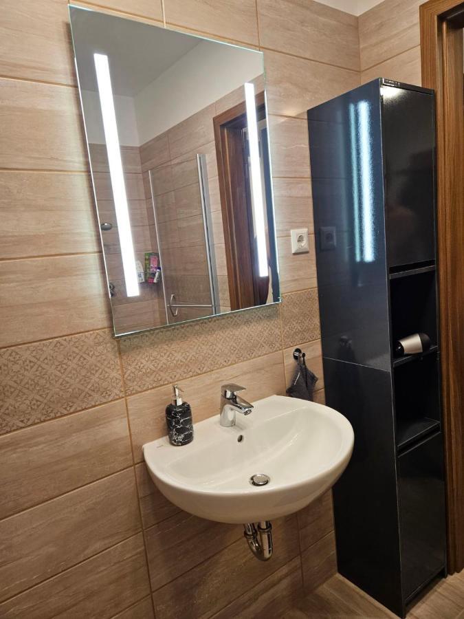 N&z Apartman Close To The Downtown