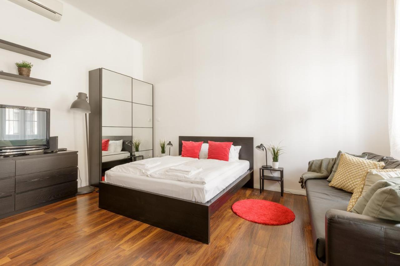 Apartment Red Dot Two - New Unit In The Heart Of Party Town *