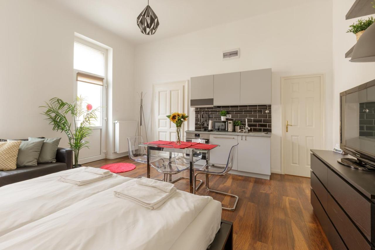 Red Dot Two - New Unit In The Heart Of Party Town Apartment Budapest