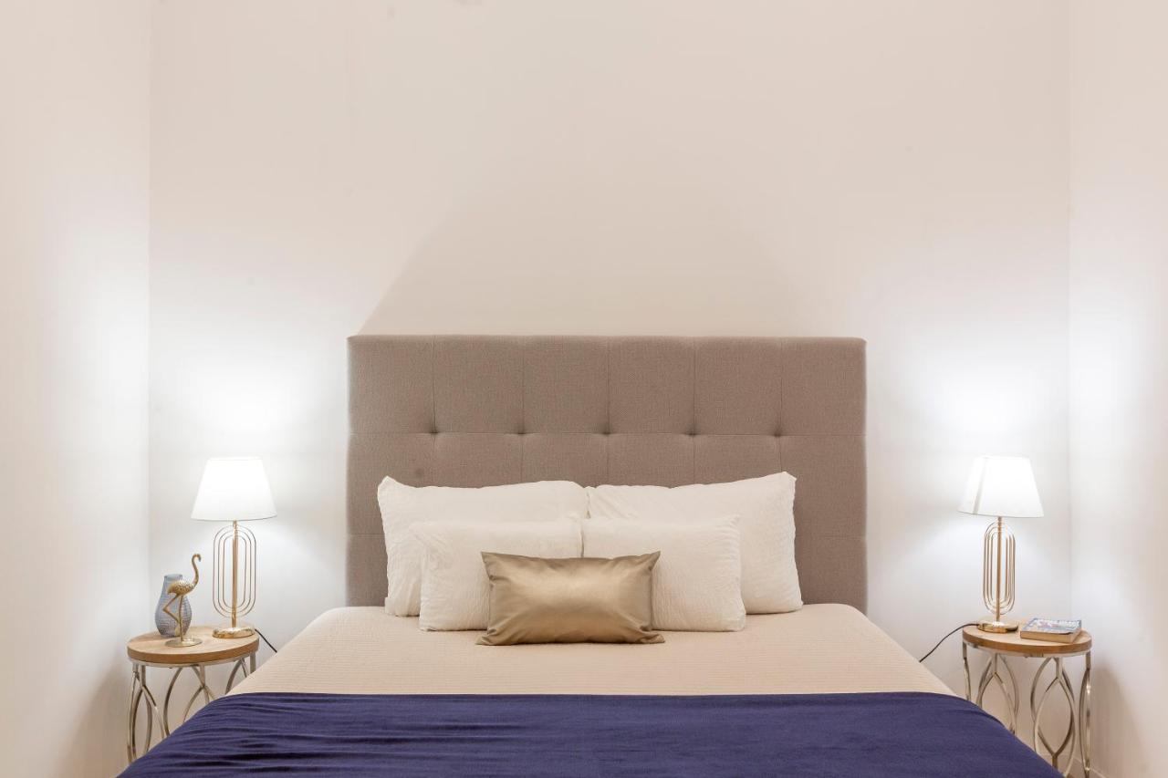 Apartment Stylish Luxury By Anna Budapest