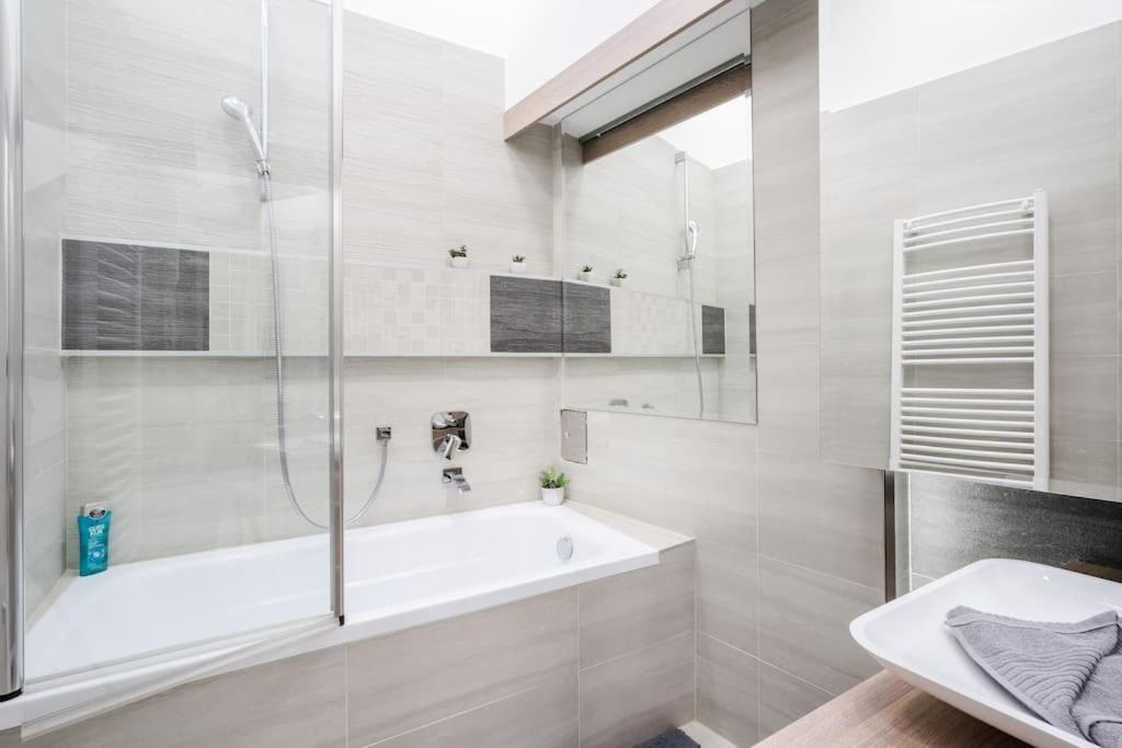 Szalag Utca 6 Luxurious Flat Castle District Apartamento