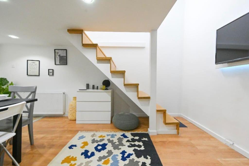 Appartement 2 Bedroom Flat In Damjanich Str., Hirsch Boedapest