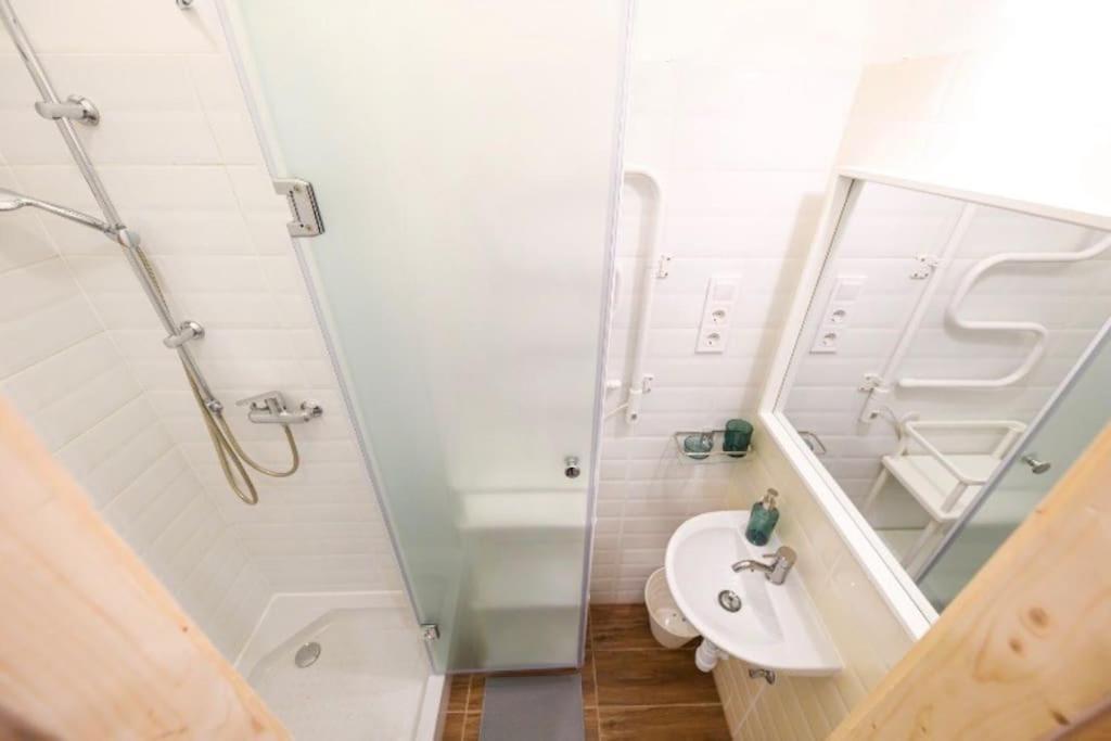 2 Bedroom Flat In Nyar Str., Boutique *