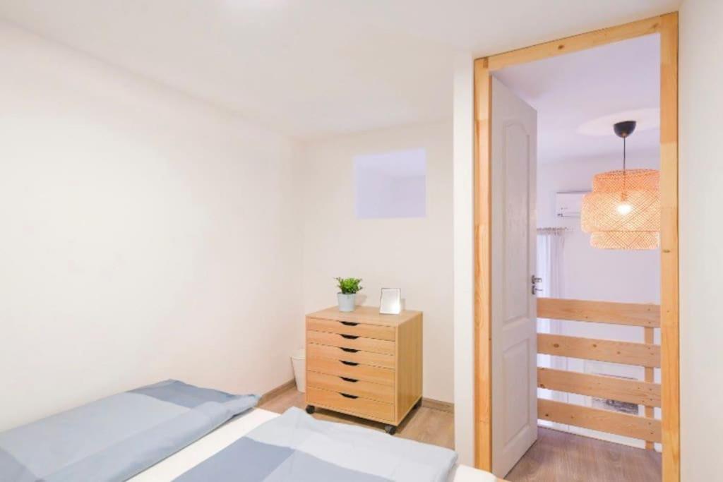 2 Bedroom Flat In Nyar Str., Boutique Apartamento *