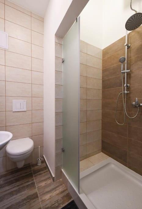1 Bedroom Flat In Nyar Str., Appartement *