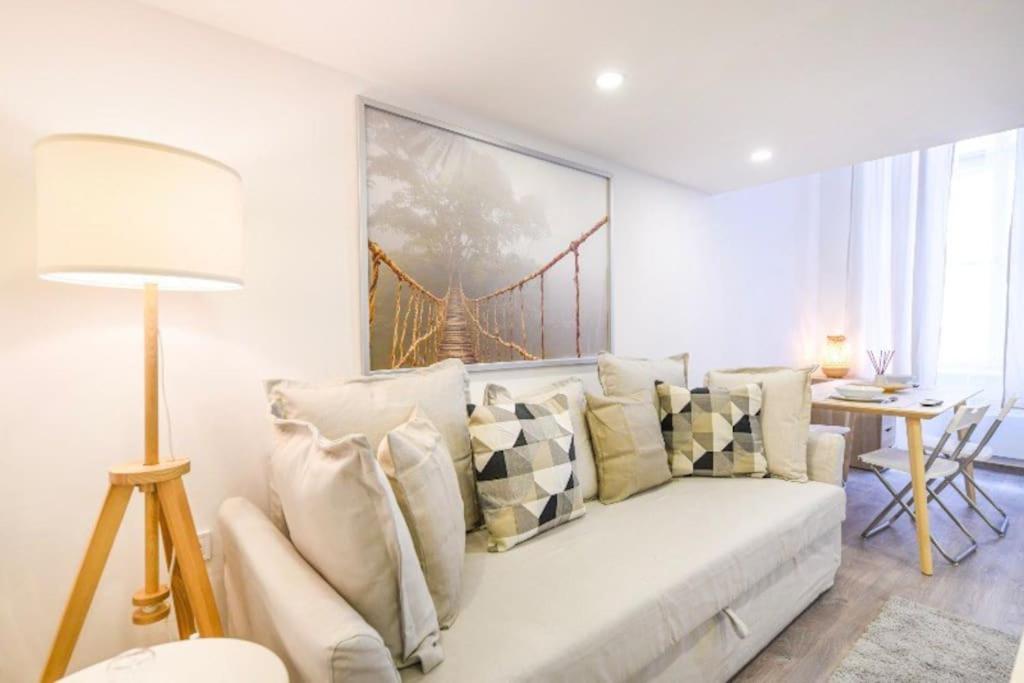 Apartamento 2 Bedroom Flat In Nyar Str., Boutique