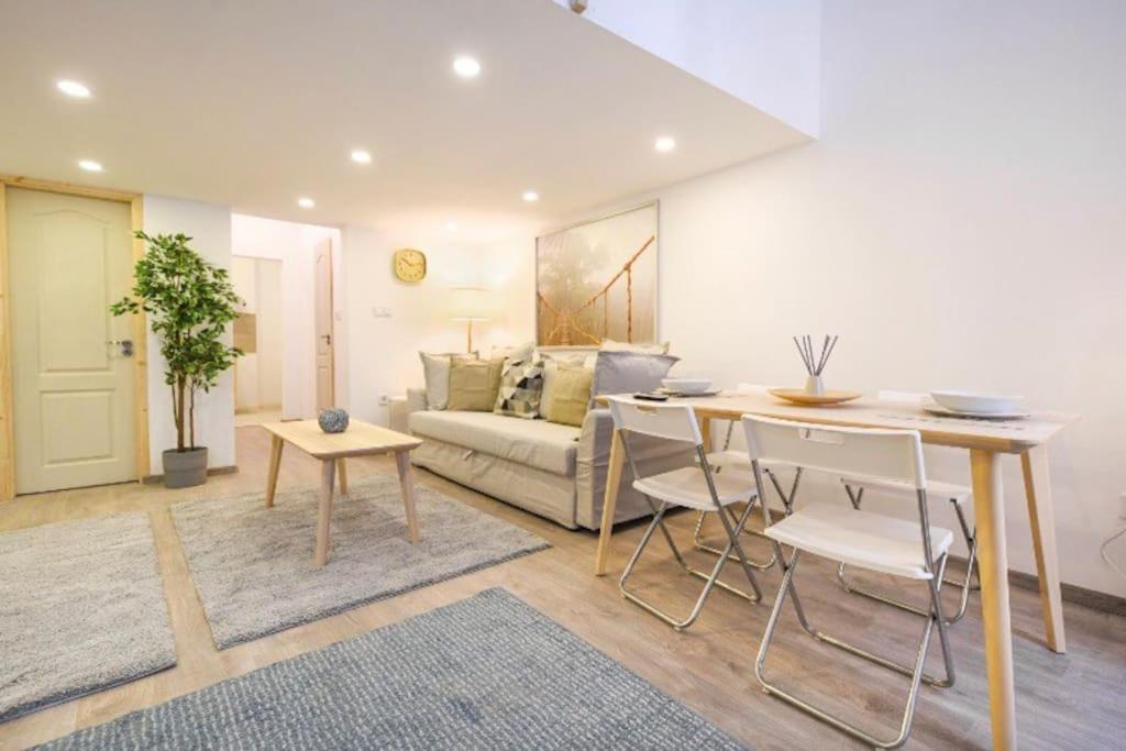2 Bedroom Flat In Nyar Str., Boutique Apartamento Budapest