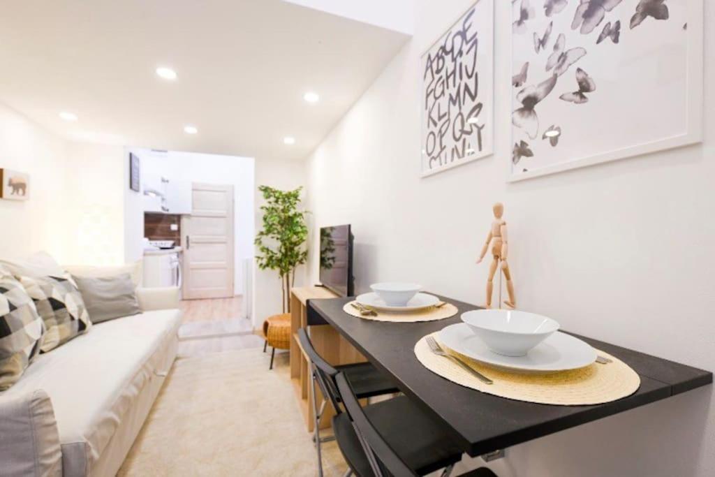 Appartement 1 Bedroom Flat In Nyar Str., Boedapest