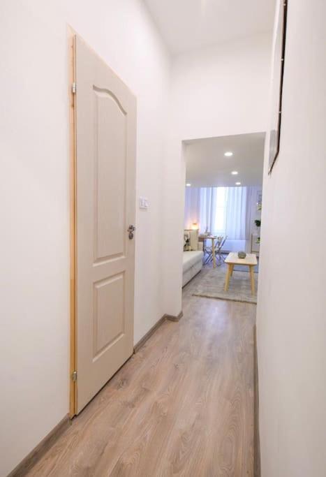 2 Bedroom Flat In Nyar Str., Boutique Budapest