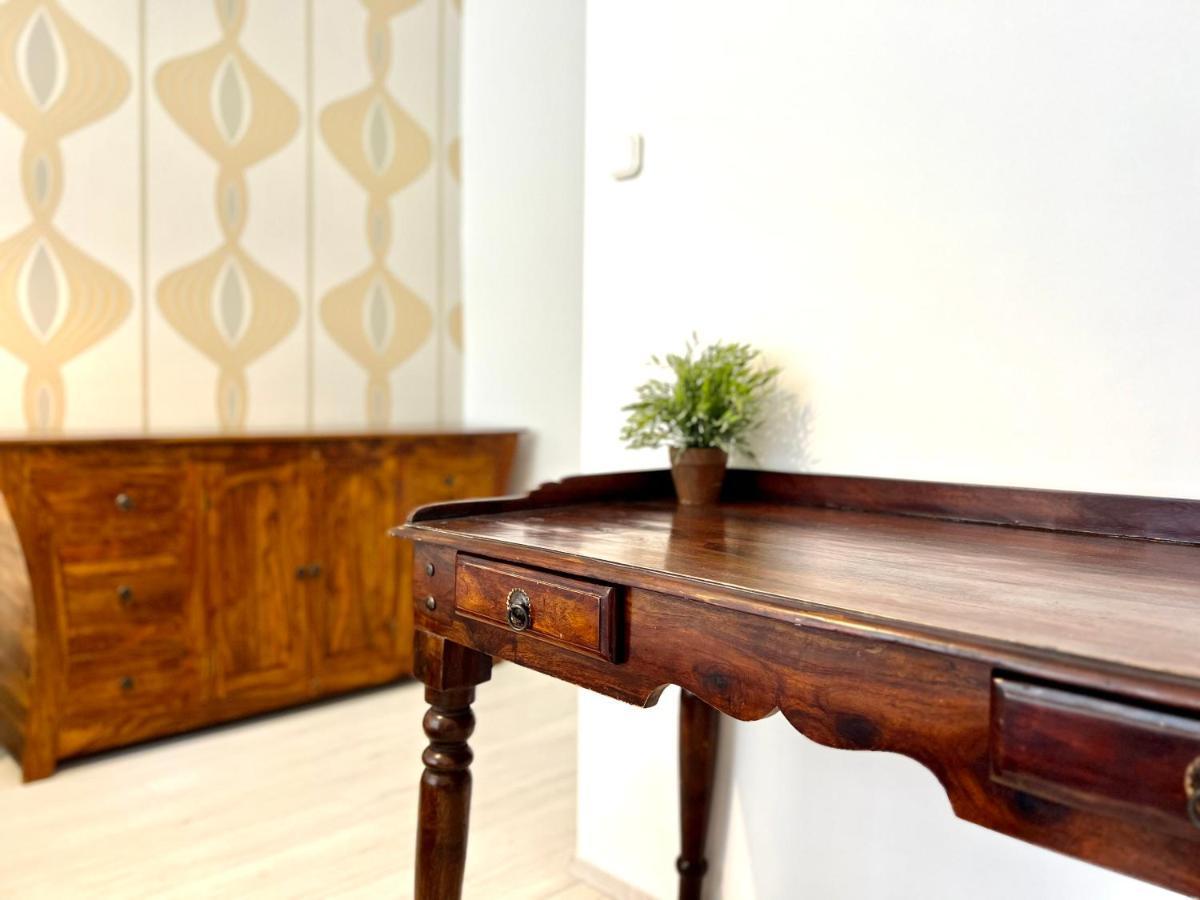 L8 Apartament