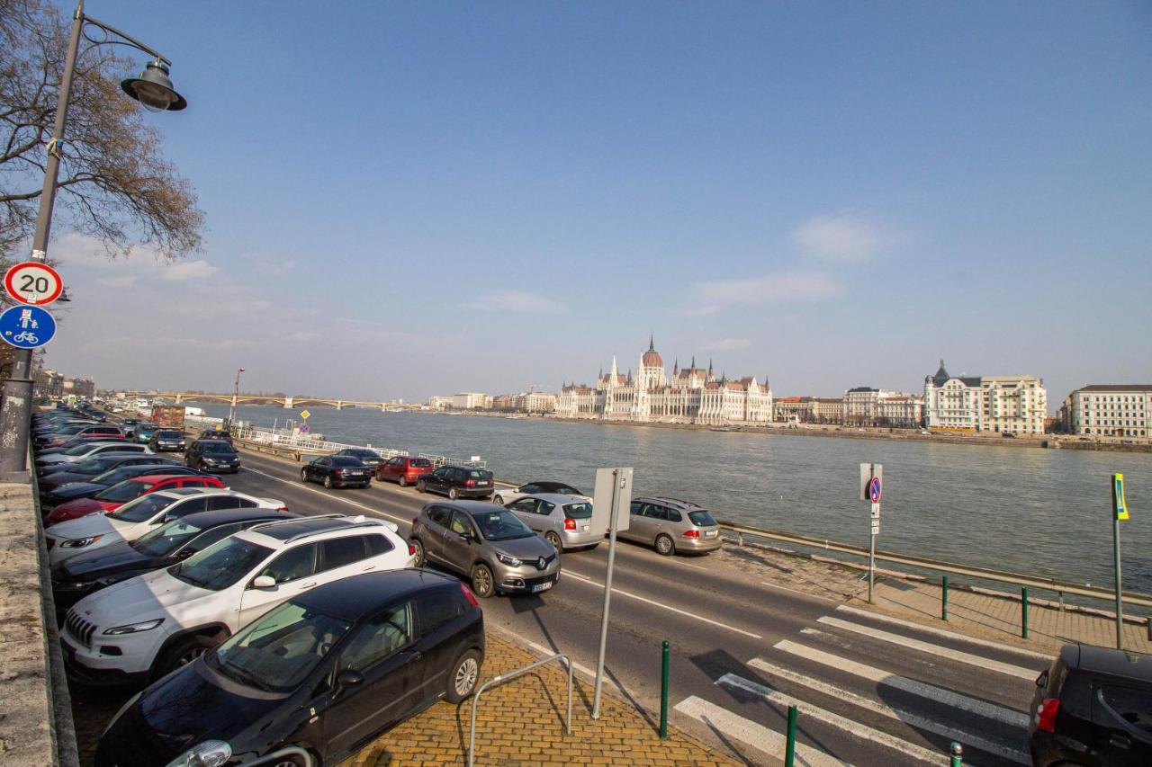 The River * Budapešť