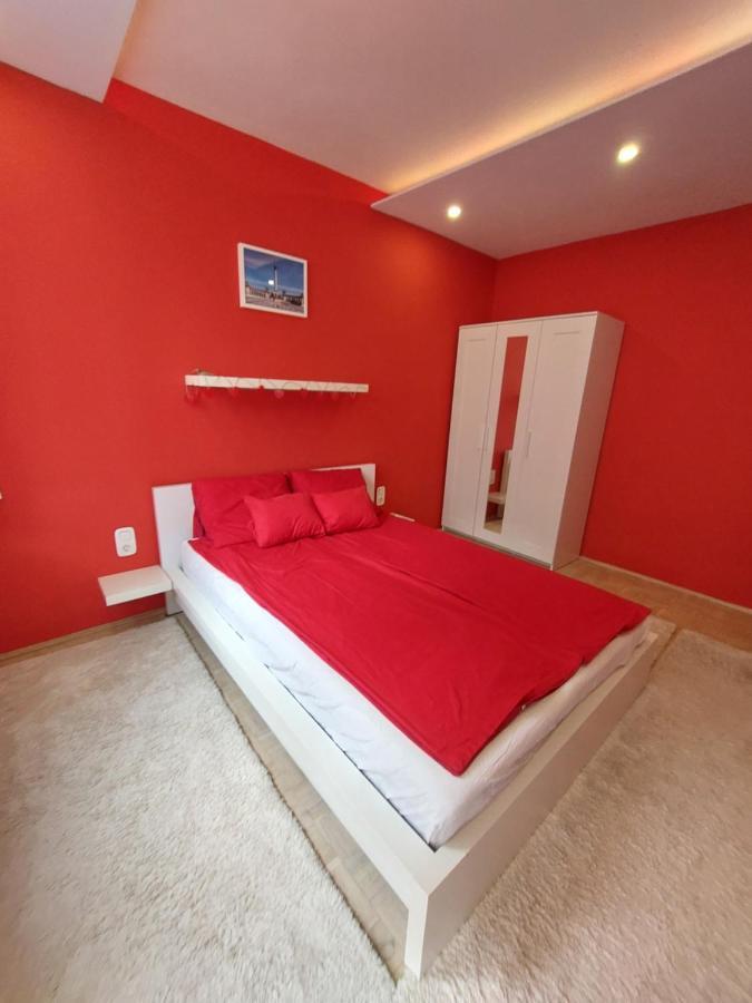 Glowing Home-ponty16 * Budapest