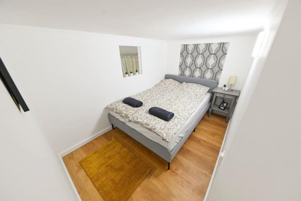 2 Bedroom Flat In Damjanich Str., Hirsch Appartement