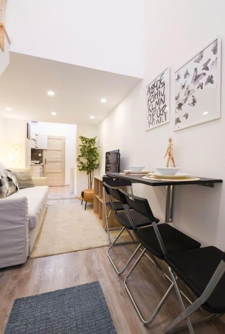 Appartement 1 Bedroom Flat In Nyar Str., *