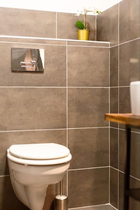 Free Parking Chain Bridge 4ppl, 2bdrm, Wifi, Smart Tv, Ac Apartamento