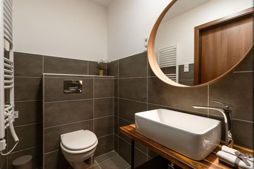 Free Parking Chain Bridge 4ppl, 2bdrm, Wifi, Smart Tv, Ac Budapest
