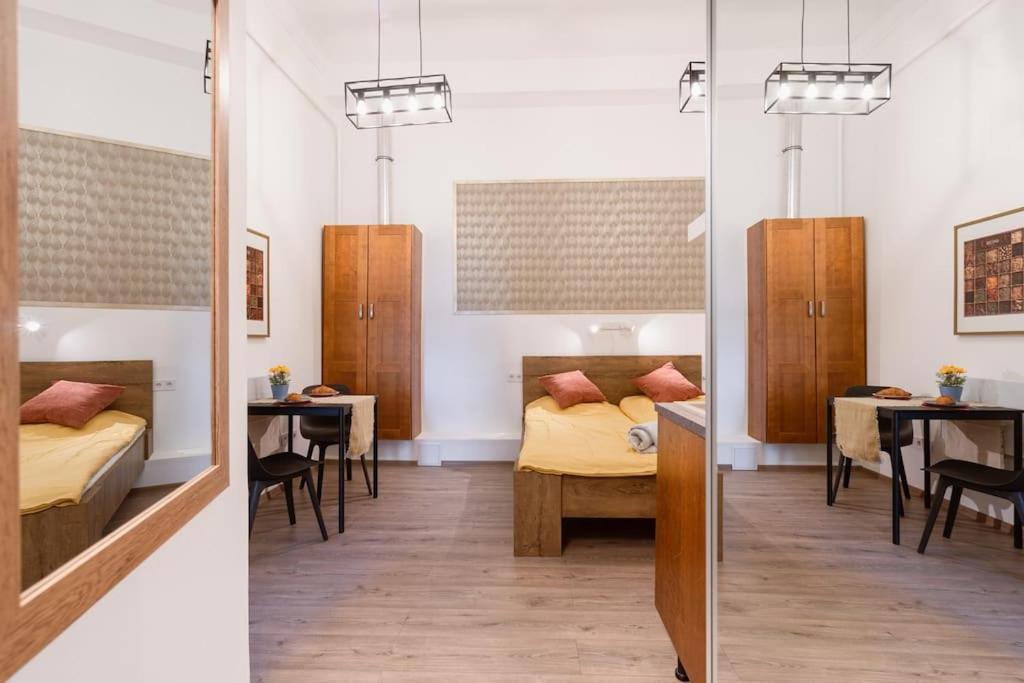 Apartment Brandnewchainbridgehome For 2-fastwifi/ac/smarttv Budapest