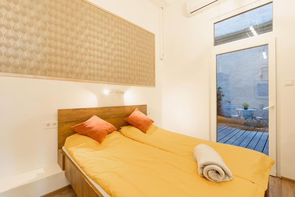 Apartment Brandnewchainbridgehome For 2-fastwifi/ac/smarttv Budapest