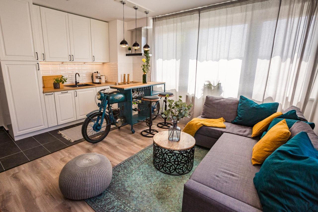 Stylish Oasis With Ac And Parking